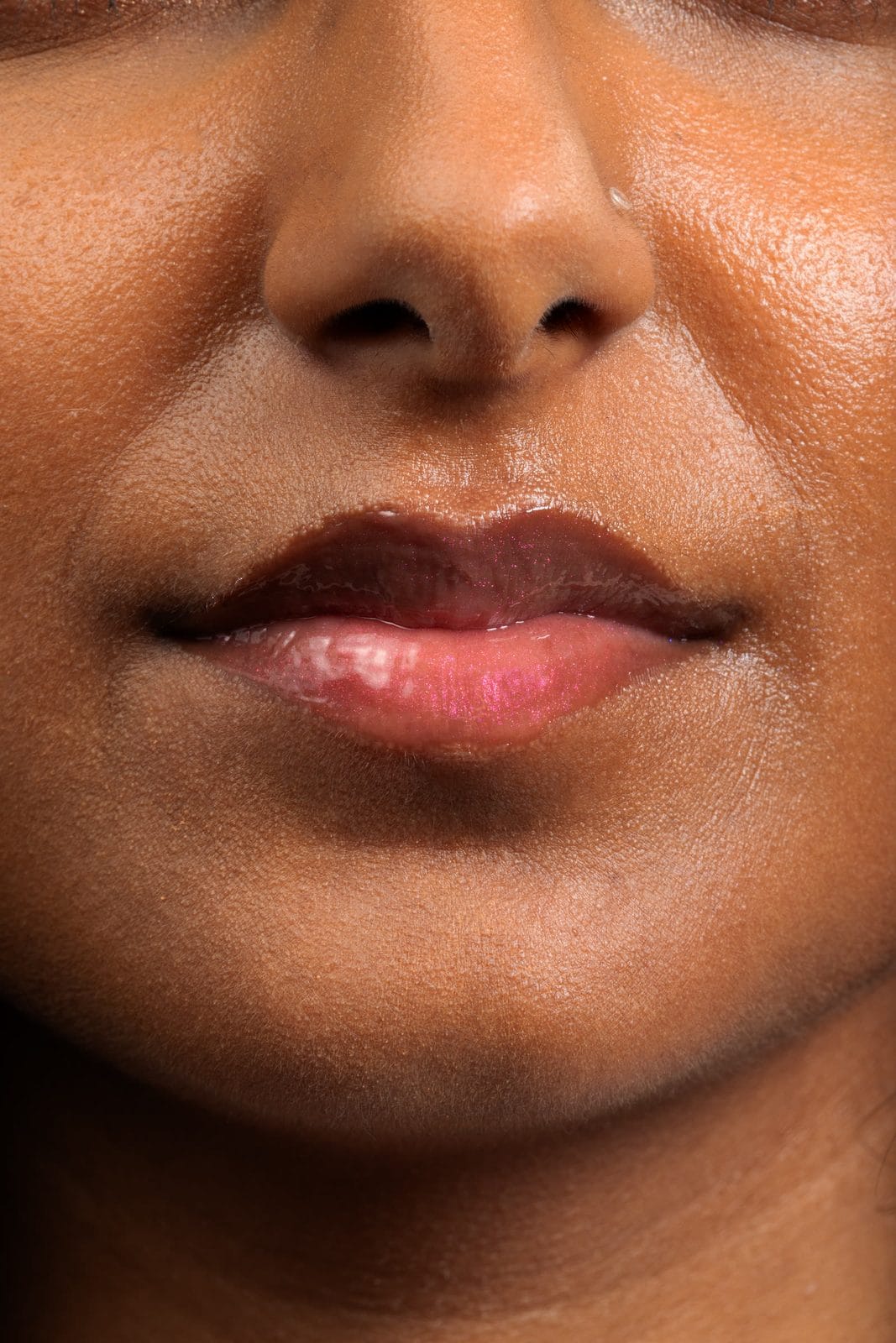 Carmex Lip Gloss with Shimmer Raspberry nella vita di tutti i giorni
