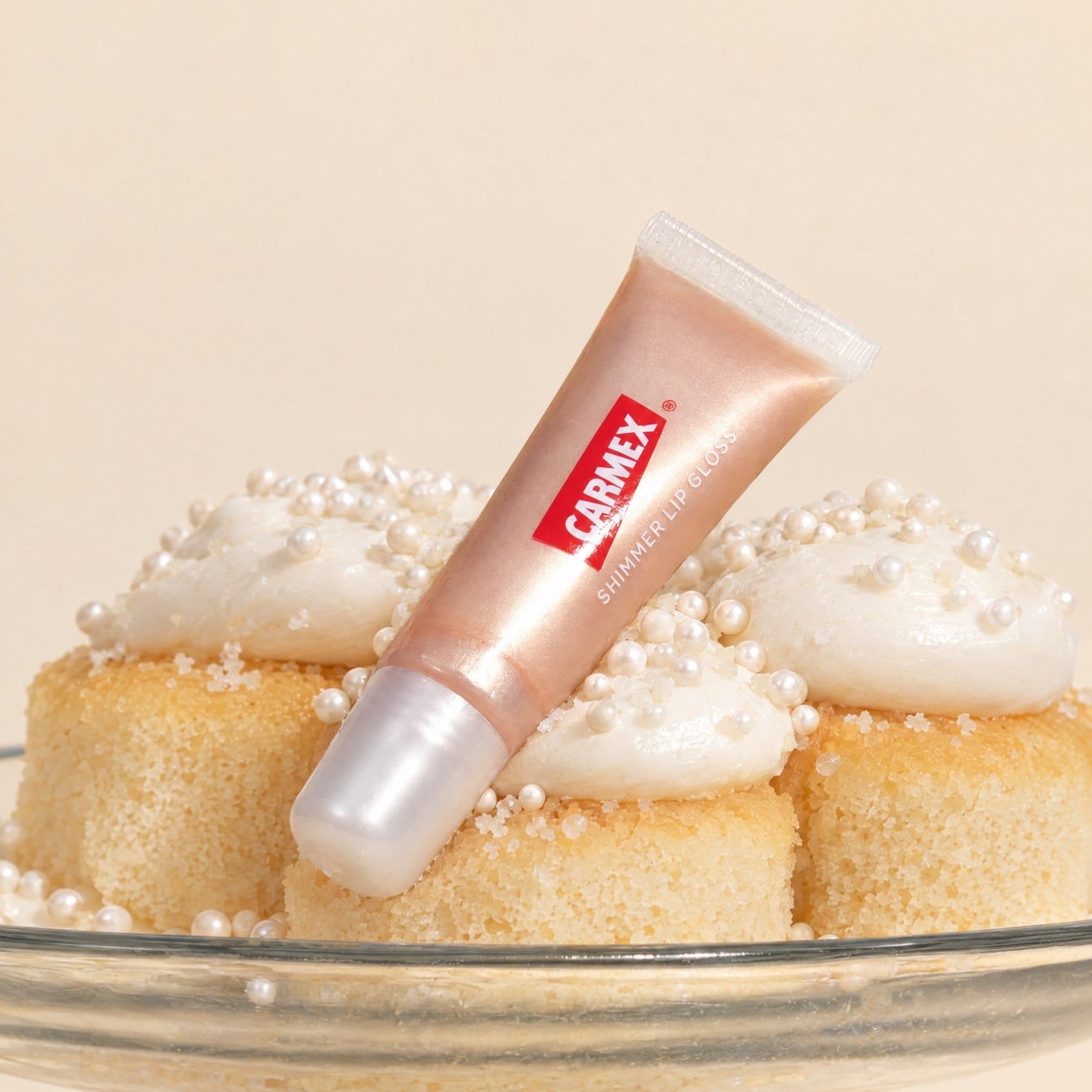 Carmex Lip Gloss with Shimmer Vanilla nella vita di tutti i giorni